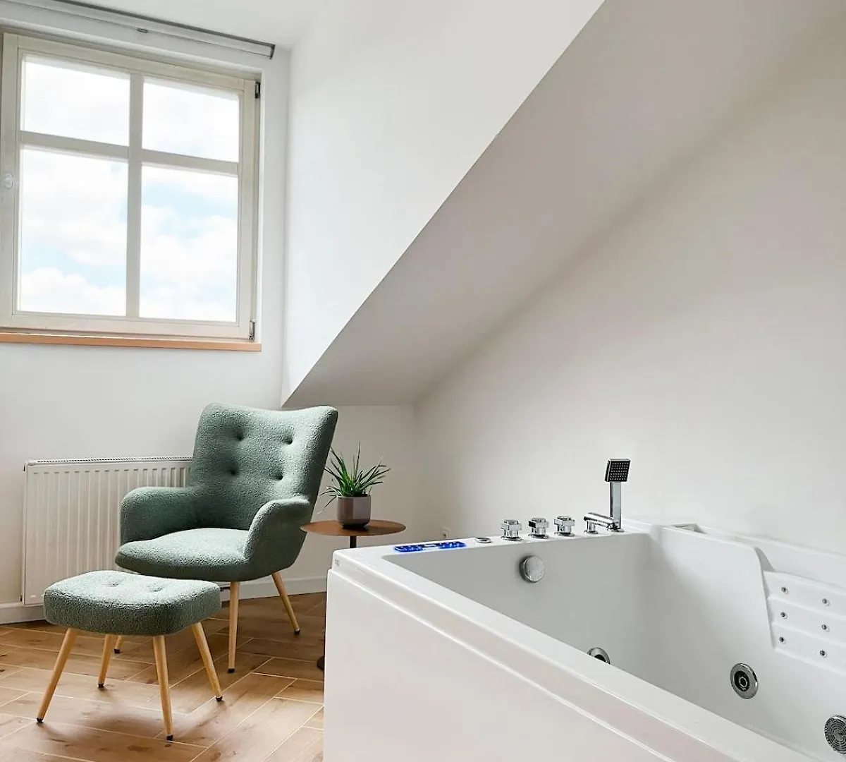 Premium Jacuzzi With Air Conditioning, Main Square Cracow Krakow